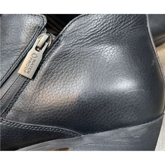 Like New!!! Vionic Cecily Ankle Bootie Boot Black Leather. Size 10W - Picture 9 of 11